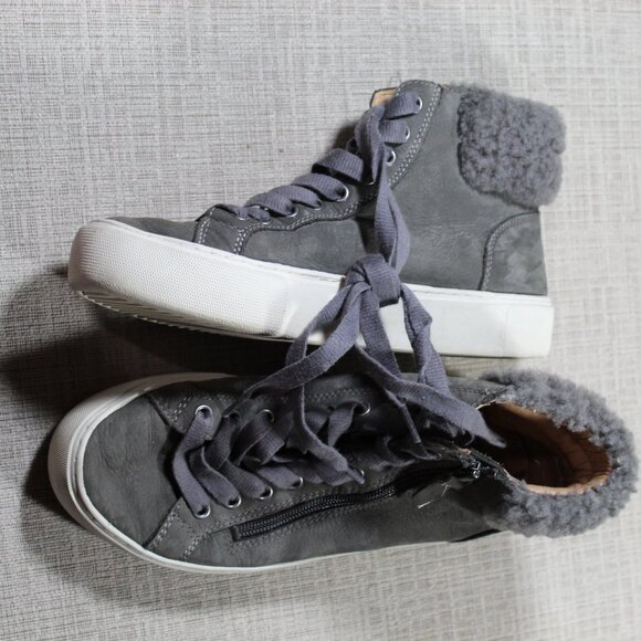 UGG Ollie Size 8.5 Lace Up High Top Suede Leather Sneakers - Picture 1 of 7
